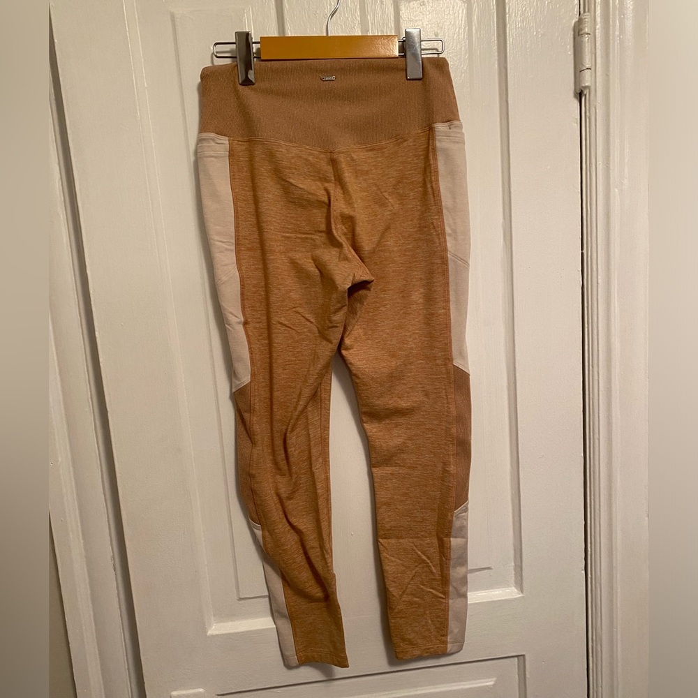 Victoria’s Secret Pink Heathered Ochre Leggings Size Medium - Picture 3 of 6